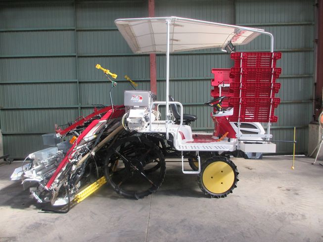 田植機 YR8D 写真３