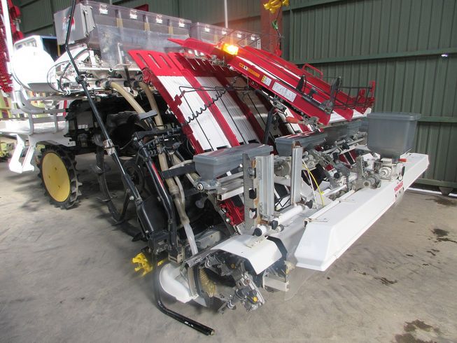 田植機 YR8D 写真８