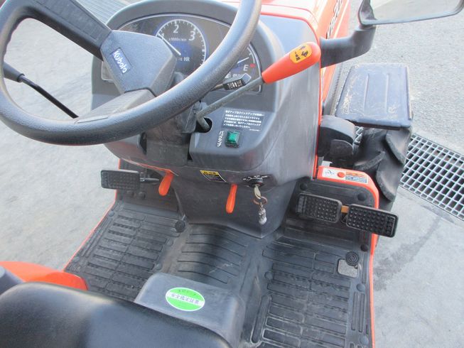 トラクター KB205 写真７