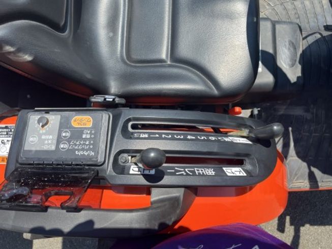 トラクター NB21SPMA 写真５