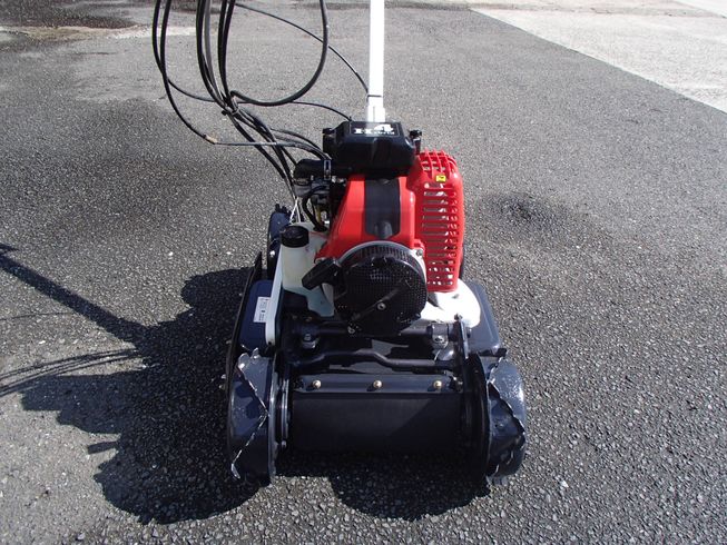 畦草刈機 AZ852AF 写真２