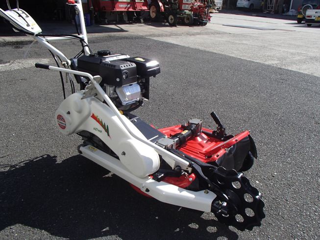 畦草刈機 AZ746F 写真３