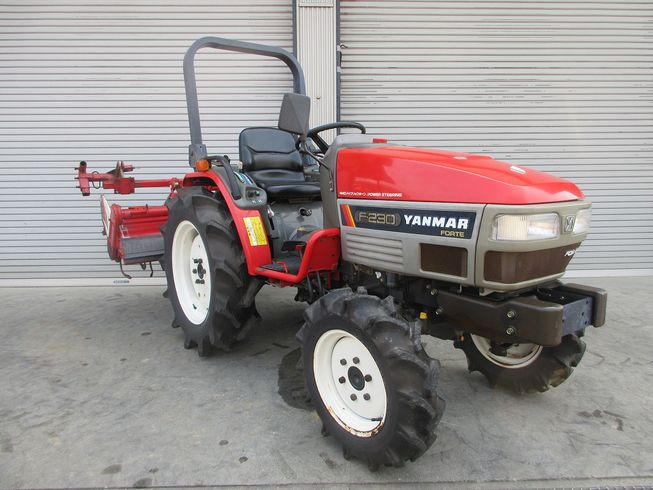 トラクター F230 写真２