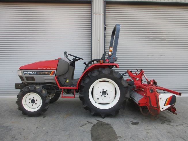 トラクター F230 写真３