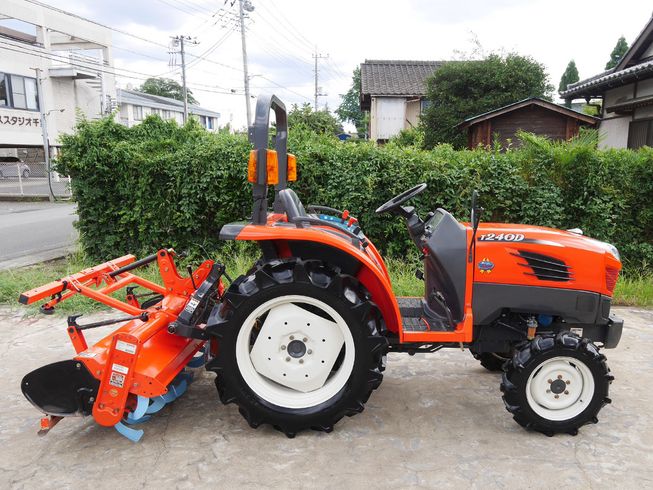 トラクター T240D 写真２