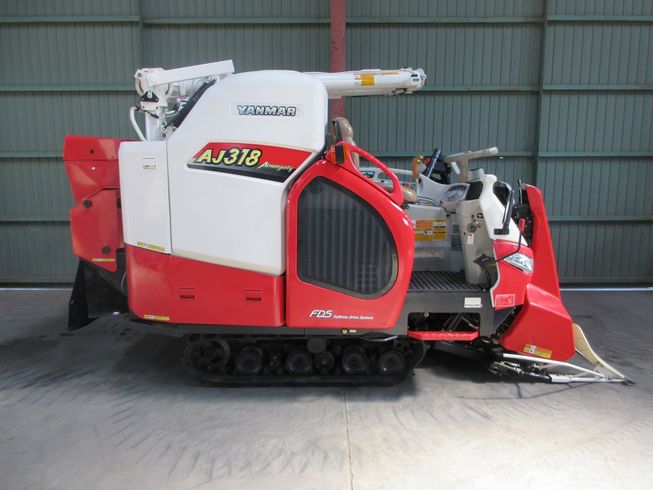 コンバイン AJ318 写真３