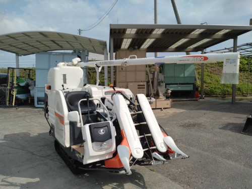 クボタ コンバイン 写真