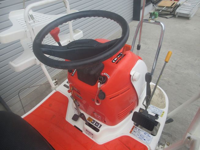 田植機 SPJ40A-SDRYF 写真３