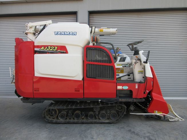 コンバイン AJ323 写真４