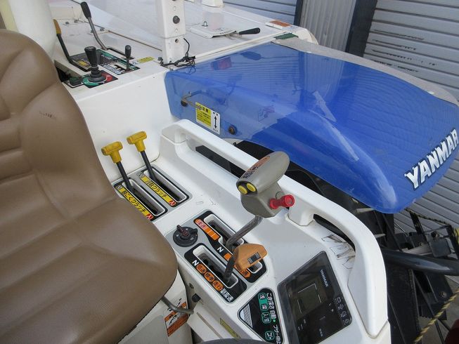 コンバイン AJ323 写真９