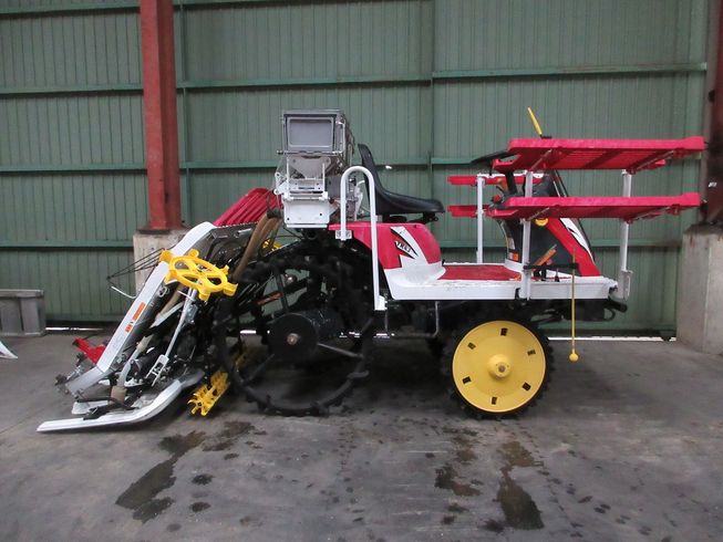 田植機 YR4J 写真４