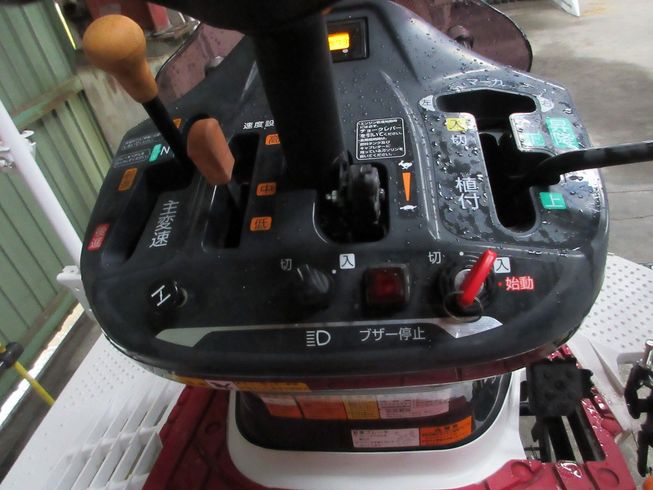 田植機 YR4J 写真７