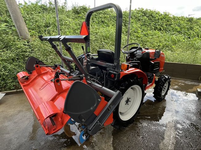 トラクター NB19MA 写真３