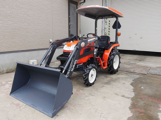 トラクター JB13X ショベルローダ 写真２