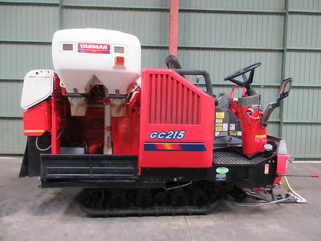 コンバイン GC215 写真３