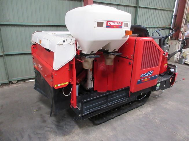 コンバイン GC215 写真４