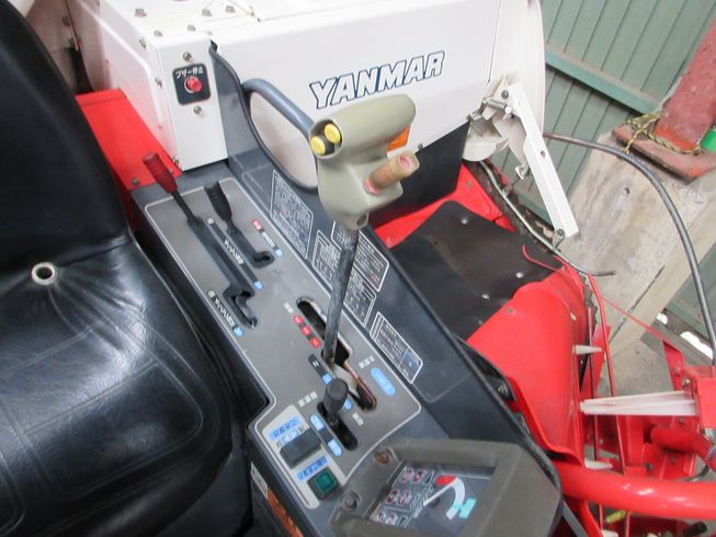 コンバイン GC215 写真７