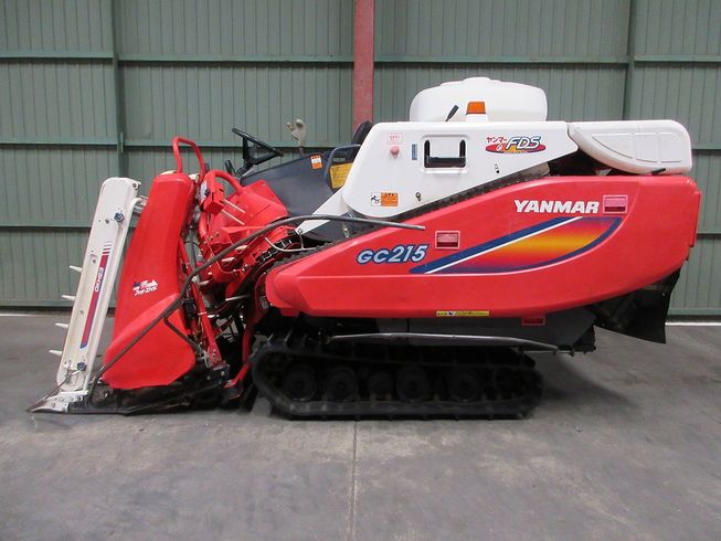 コンバイン GC215 写真２