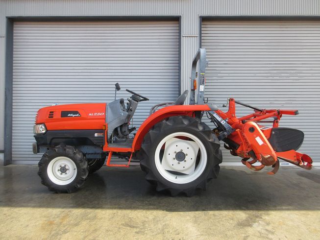 トラクター KL250 写真２