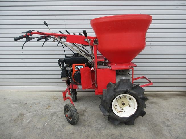 肥料散布機 MF1000 写真３