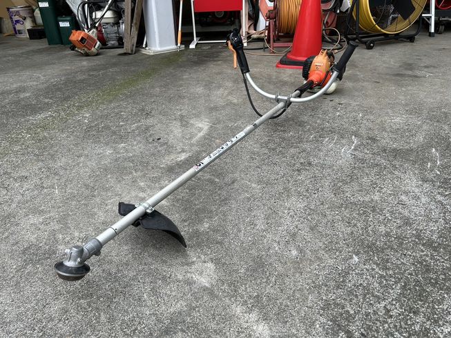 草刈機 SRE2326G 写真４