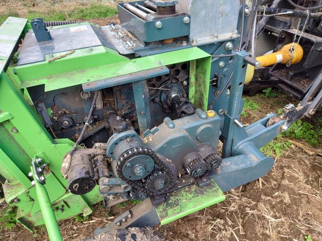 フォレージハーベスタ MFH4000RCR 写真４