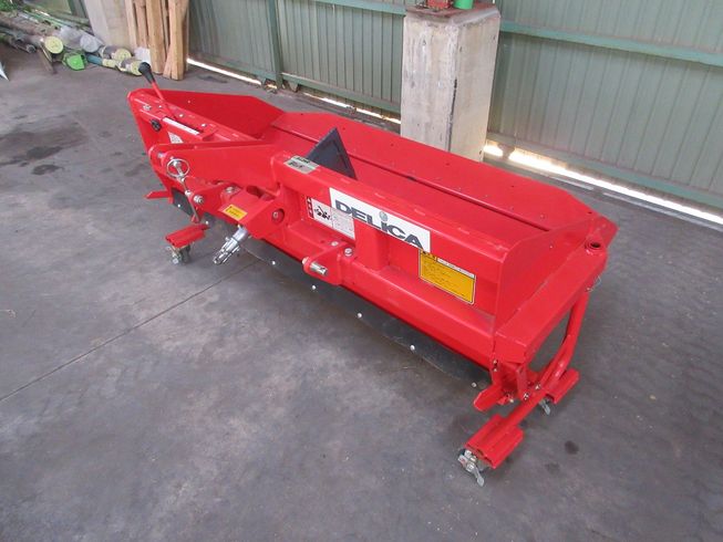 推肥散布機 DM-1500R 写真３