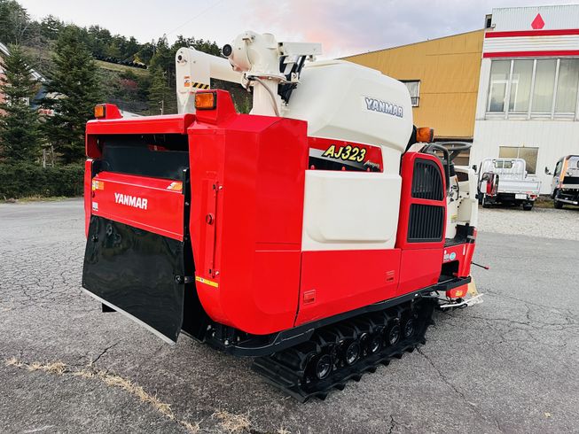 コンバイン AJ323 写真５