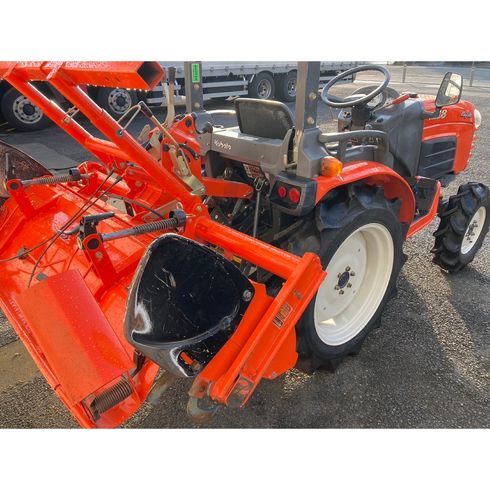 トラクター KB18(F) 写真３