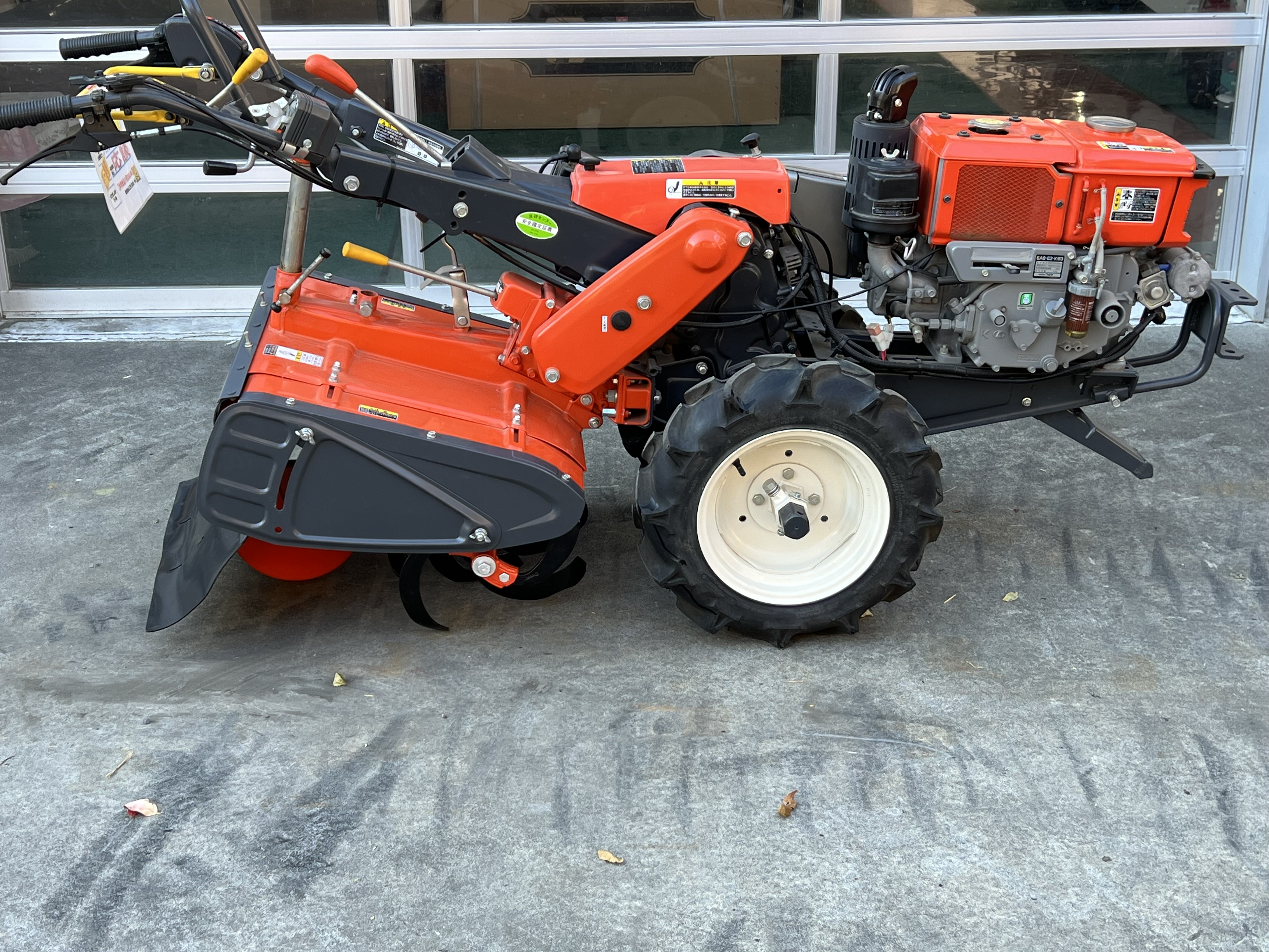 クボタ 耕運機 写真