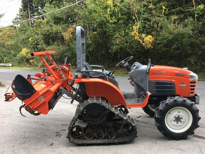 トラクター KB20-PC(ハーフクローラー) 写真３