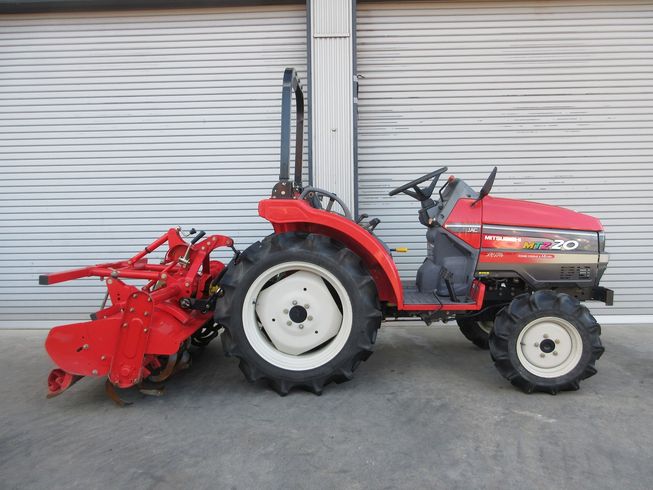 トラクター MTZ20 写真３