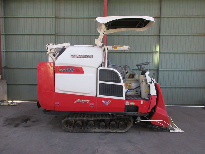 コンバイン GC322 写真３