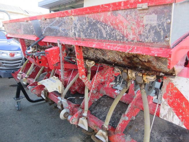 サーフロータリー＋搭載型シーダー TBM2400E+UF-H10T 写真４