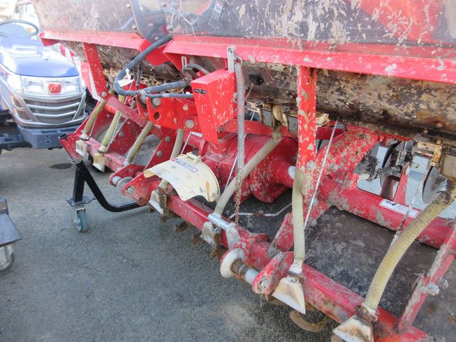 サーフロータリー＋搭載型シーダー TBM2400E+UF-H10T 写真５