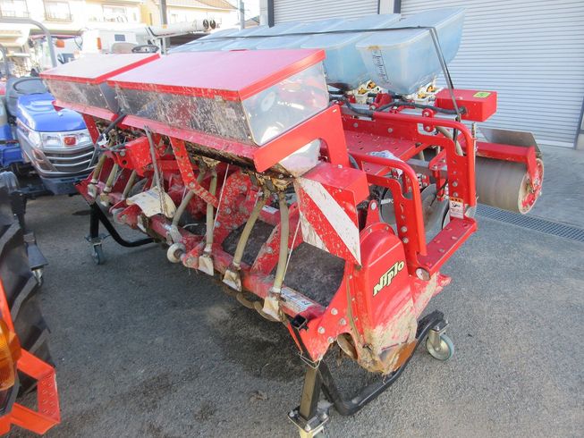 サーフロータリー＋搭載型シーダー TBM2400E+UF-H10T 写真６