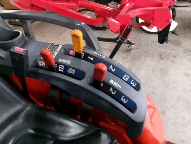 トラクター KB185 写真３