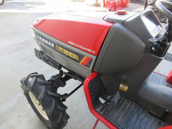トラクター F210 写真７