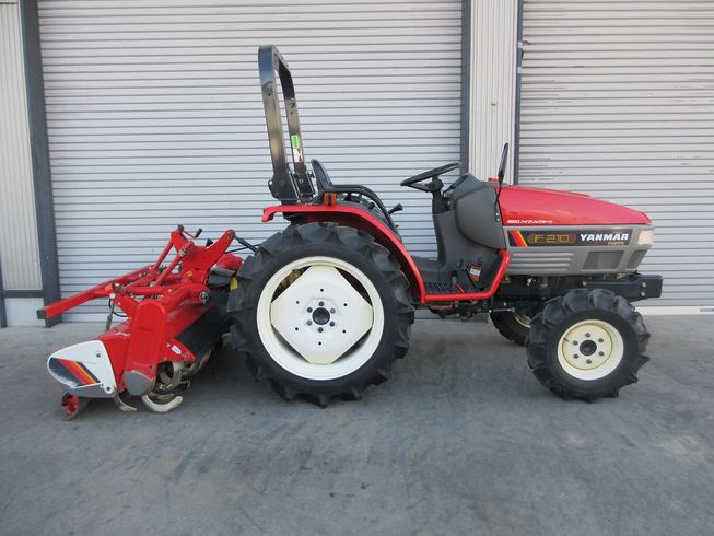 トラクター F210 写真３