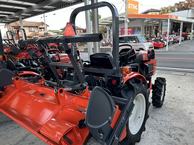 トラクター NB21SPMA RF4 写真３