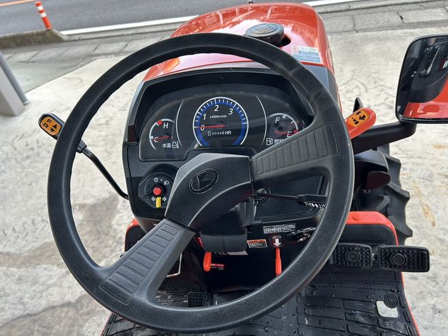 トラクター NB21SPMA RF4 写真５