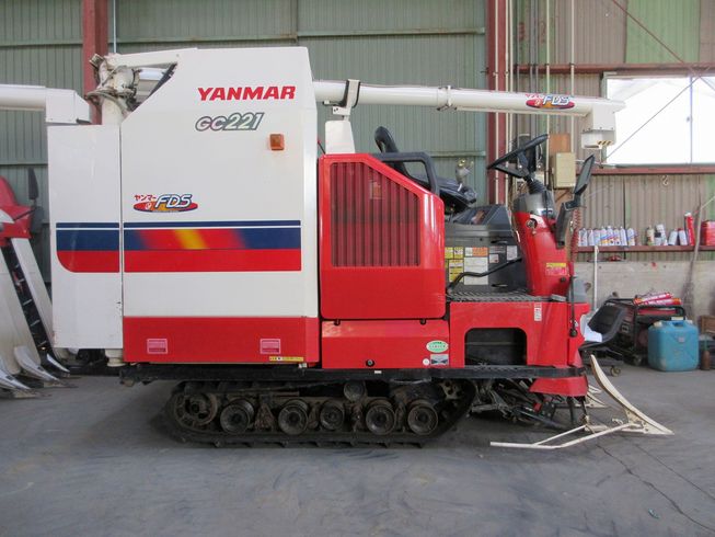 コンバイン GC221 写真４