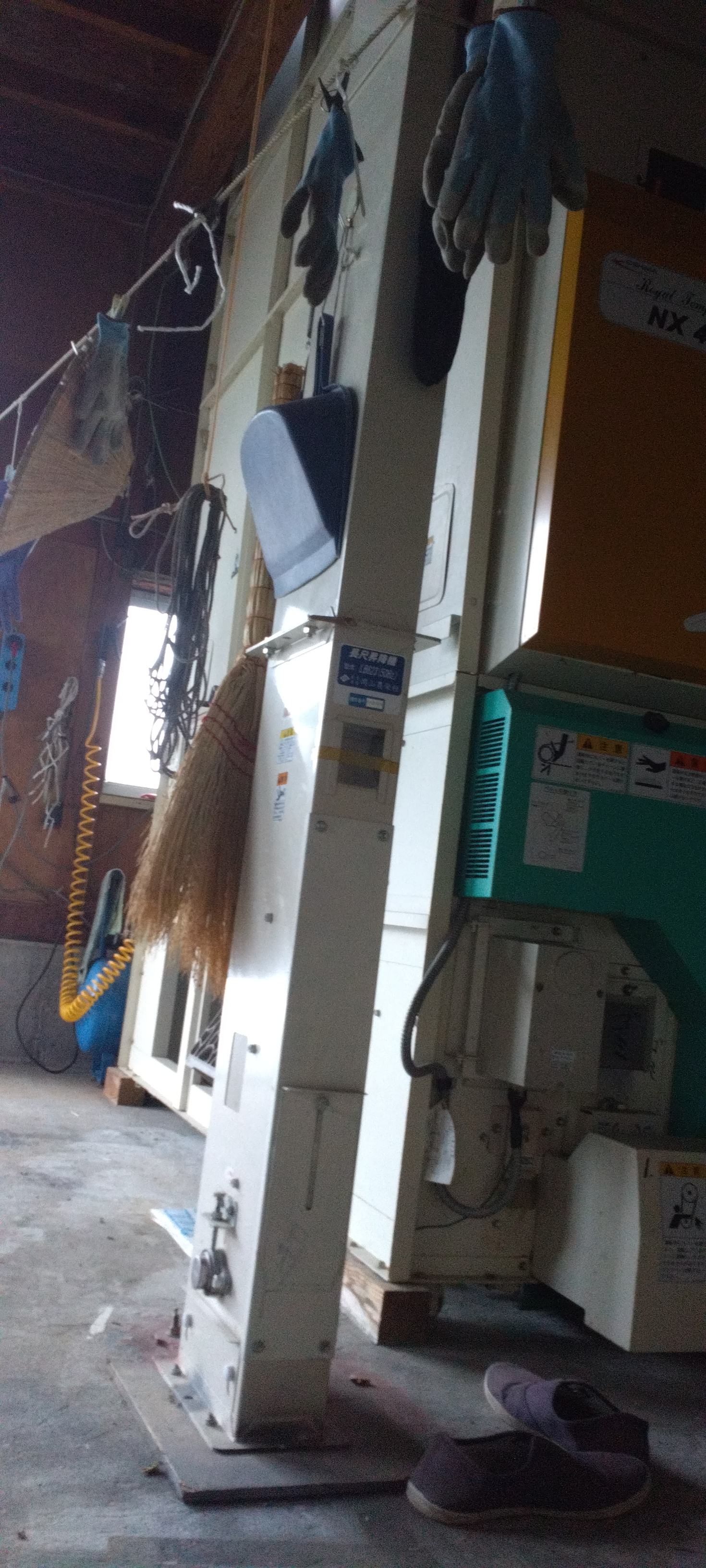 岡山農栄社 昇降機 写真