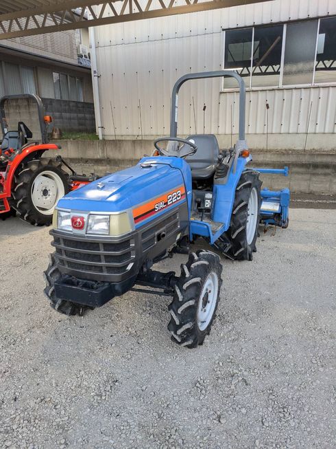 イセキ トラクター 写真