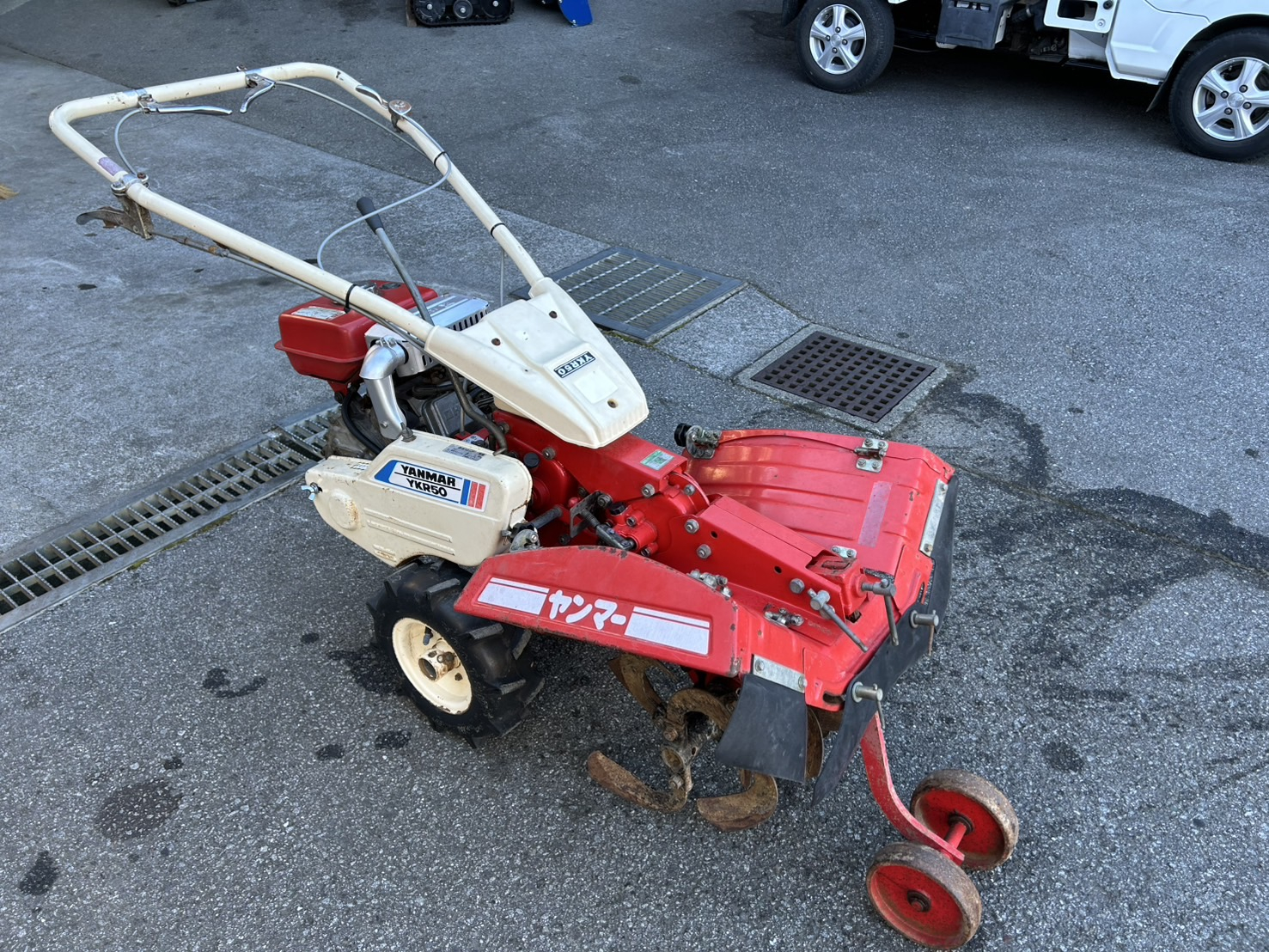 ヤンマー 耕運機 写真