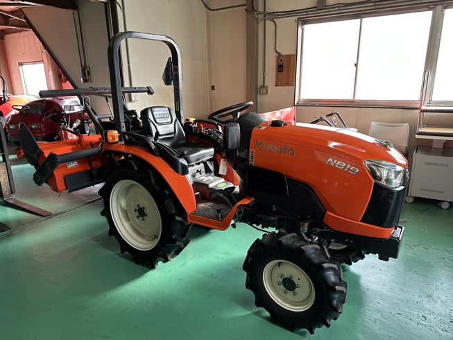 トラクター NB19MA-RF4 写真２
