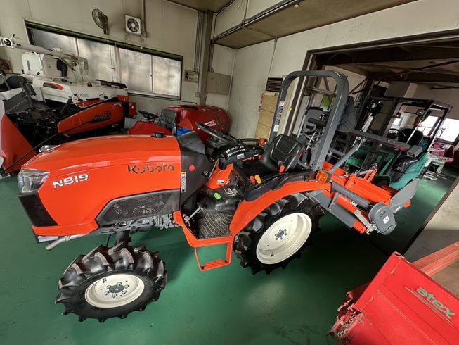 トラクター NB19MA-RF4 写真３