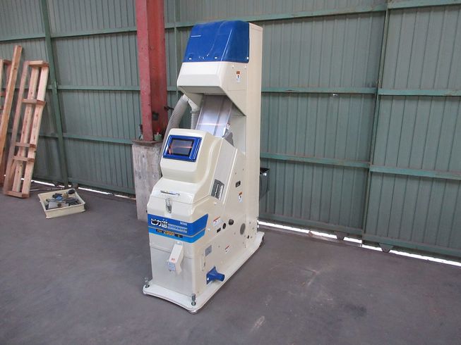 色彩選別機 FGS-2000S 写真２