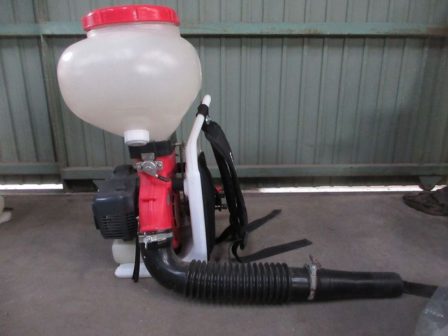 背負動力散布機 GKD4001-23 写真４