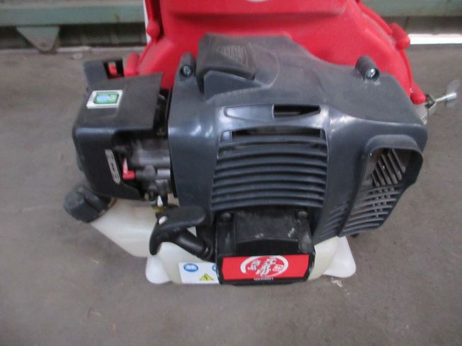 背負動力散布機 GKD4001-23 写真２